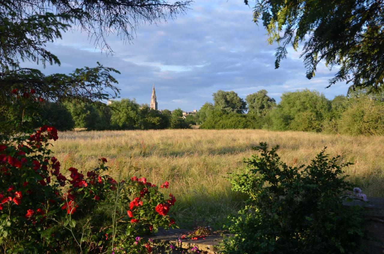 Stamford Meadows Glamping With Private Hot Tubs Hotell Exteriör bild