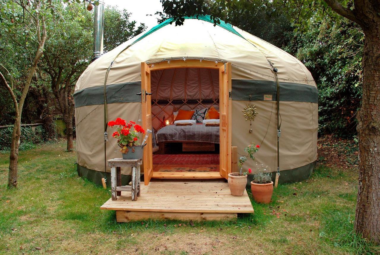 Stamford Meadows Glamping With Private Hot Tubs Hotell Exteriör bild