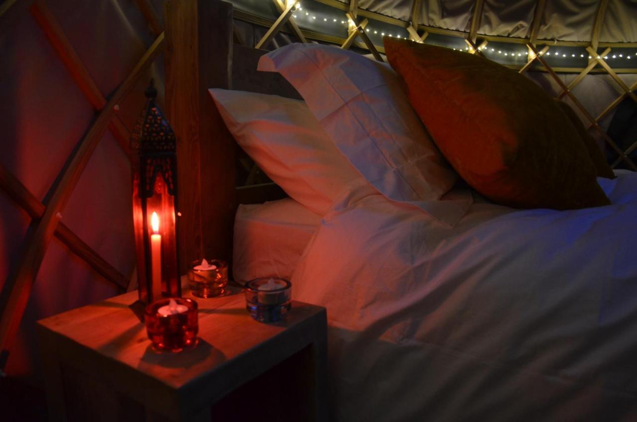 Stamford Meadows Glamping With Private Hot Tubs Hotell Exteriör bild
