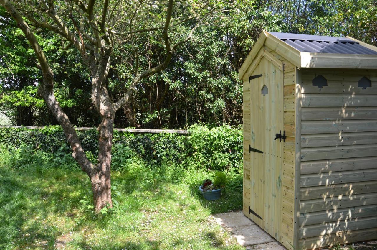 Stamford Meadows Glamping With Private Hot Tubs Hotell Exteriör bild