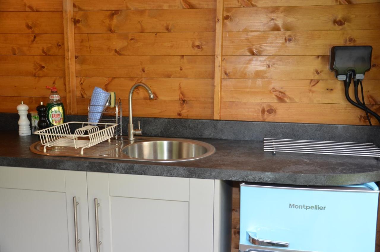Stamford Meadows Glamping With Private Hot Tubs Hotell Exteriör bild
