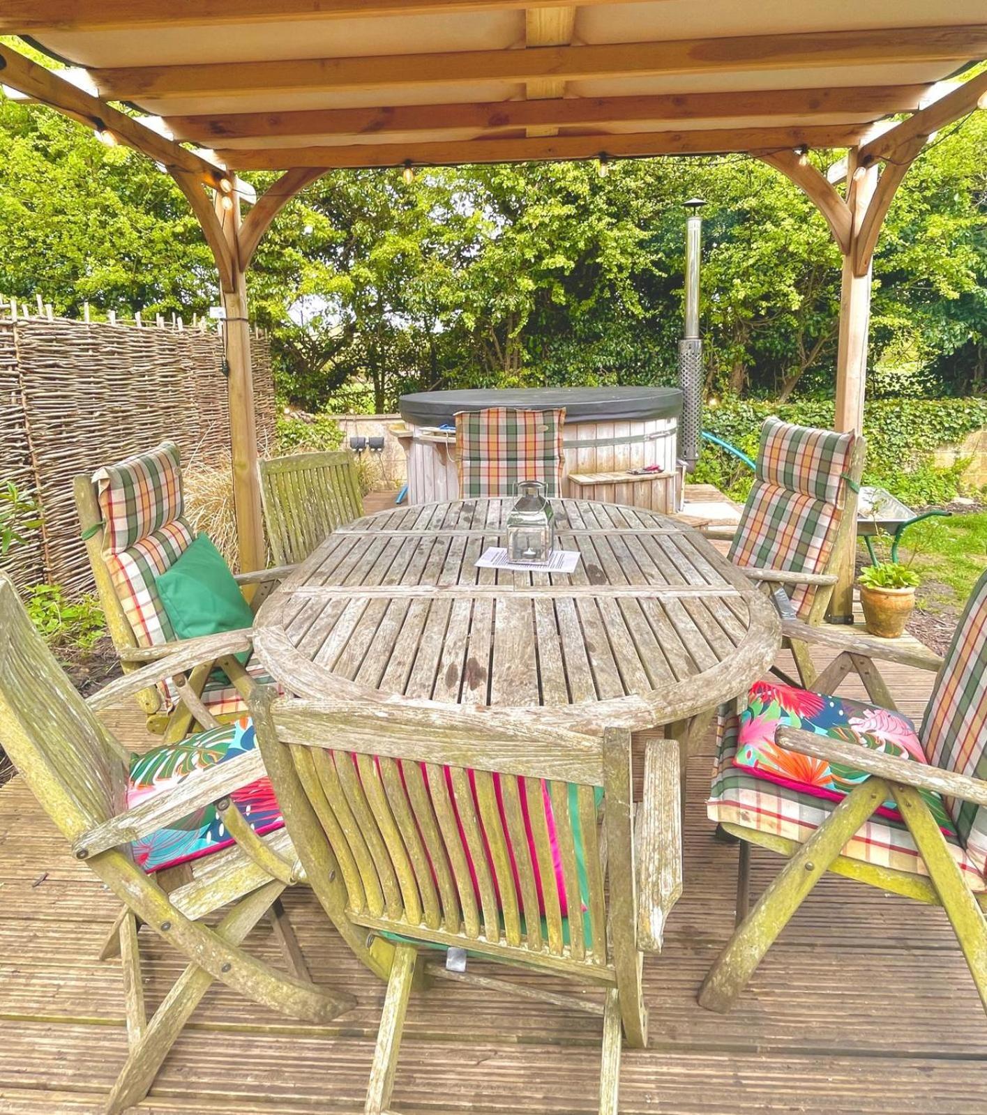 Stamford Meadows Glamping With Private Hot Tubs Hotell Exteriör bild